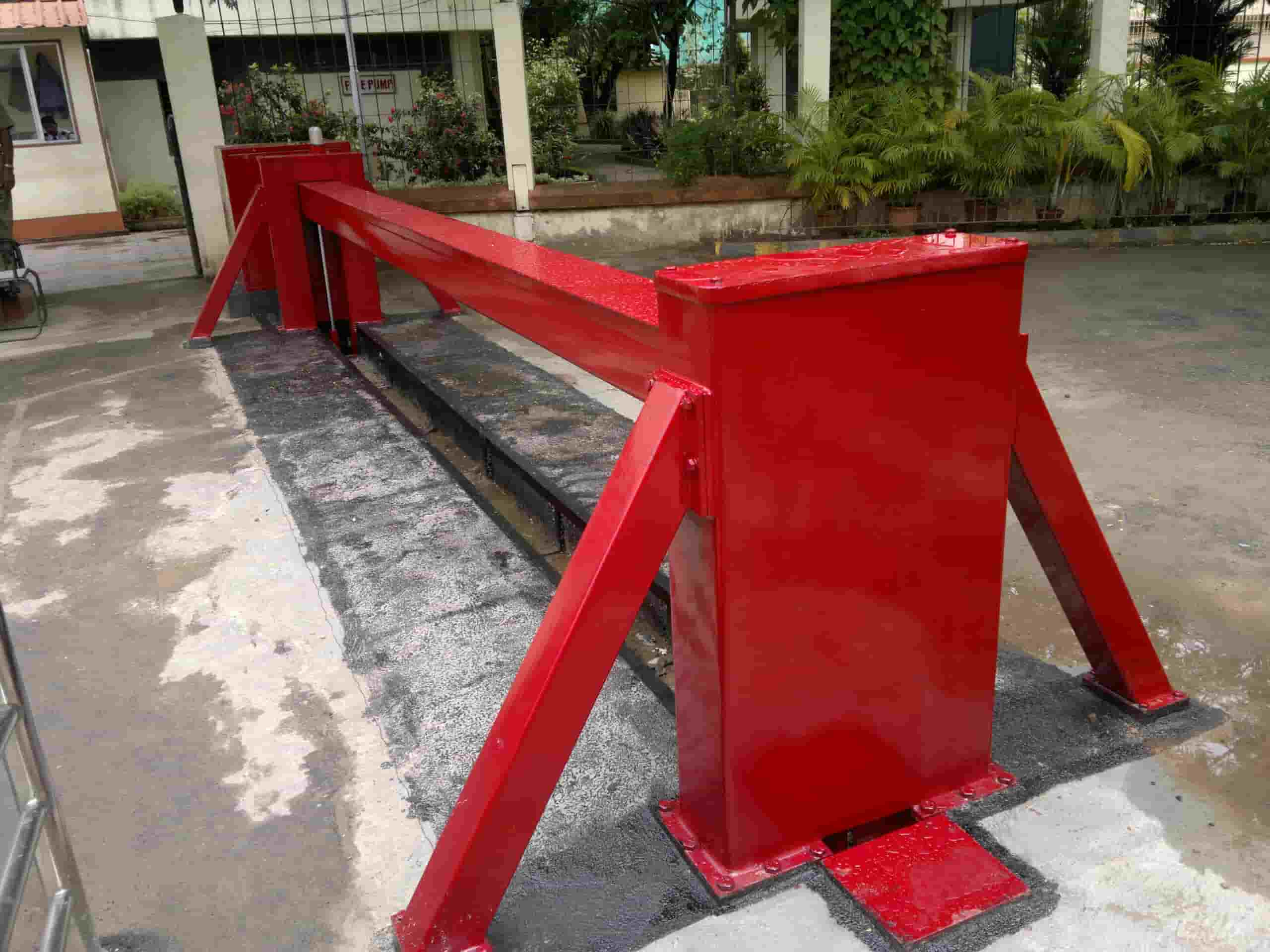 Crash Rated - Hydraulic Blocking Bar