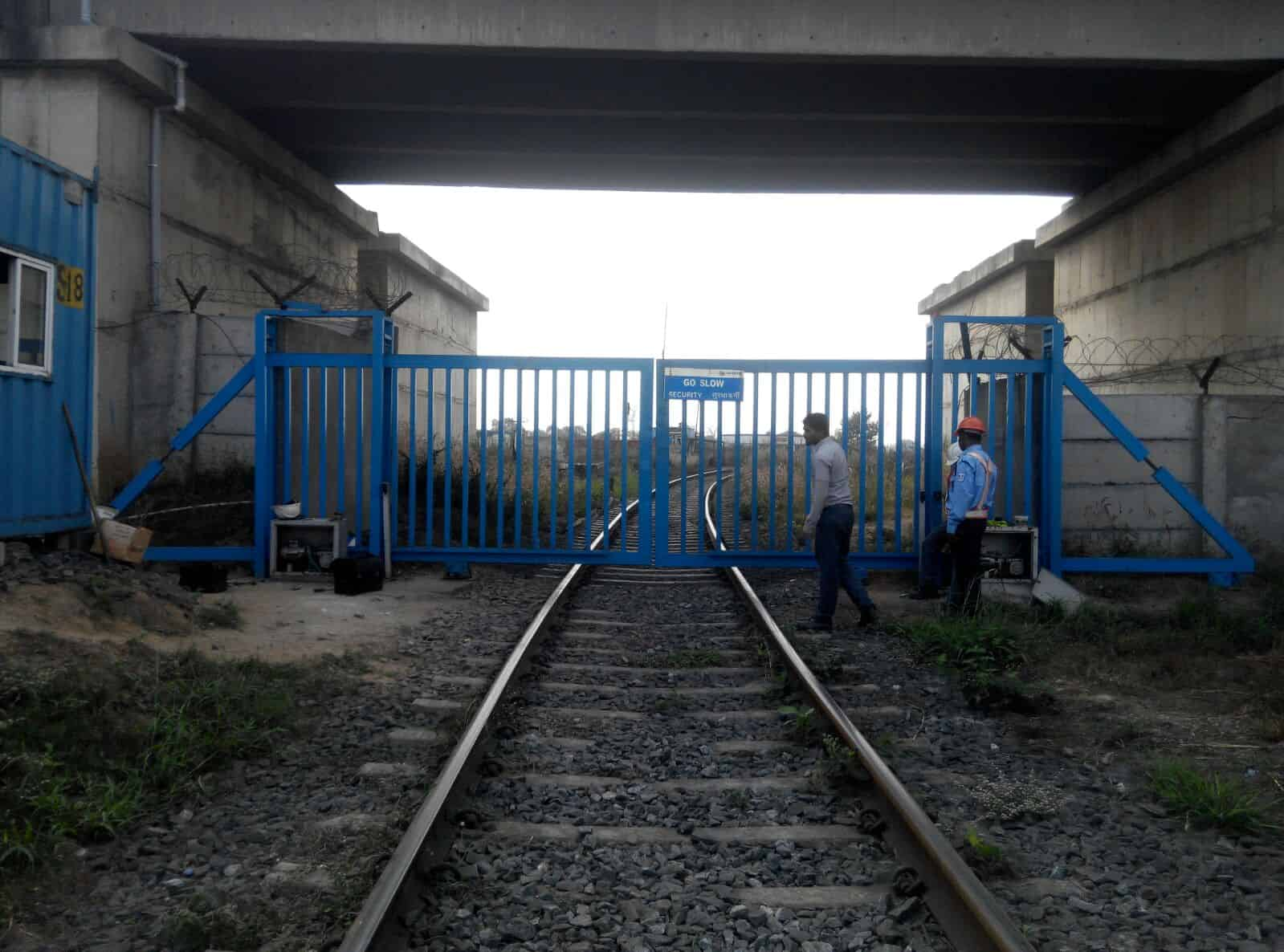 Automatic Cantilever Sliding Gates